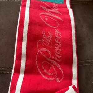 The Pioneer Woman Red and White Kitchen Towel